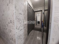 4-комнатная квартира (60м2) на продажу по адресу Ветеранов просп., 97— фото 9 из 22