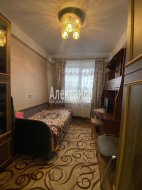 2-комнатная квартира (47м2) на продажу по адресу Художников пр., 34— фото 8 из 15