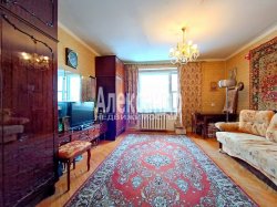 3-комнатная квартира (68м2) на продажу по адресу Выборг г., Кутузова бул., 7— фото 2 из 19