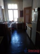 Комната в 6-комнатной квартире (163м2) на продажу по адресу Садовая ул., 129— фото 7 из 14