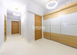 3-комнатная квартира (87м2) на продажу по адресу Пушкин г., Ленинградская ул., 46— фото 16 из 23