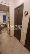 2-комнатная квартира (60м2) на продажу по адресу Оптиков ул., 52— фото 7 из 12