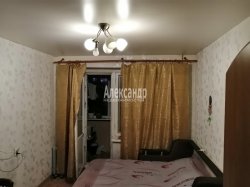 Комната в 11-комнатной квартире (221м2) на продажу по адресу Суздальский просп., 61— фото 5 из 13