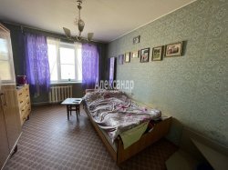 2-комнатная квартира (53м2) на продажу по адресу Кузнечное пос., Пионерская ул., 3— фото 2 из 7