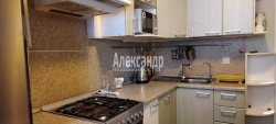 1-комнатная квартира (36м2) на продажу по адресу Дыбенко ул., 13— фото 8 из 20