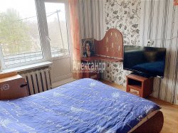 2-комнатная квартира (42м2) на продажу по адресу Глебычево пос., Офицерская ул., 9— фото 3 из 16