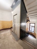 Комната в 5-комнатной квартире (146м2) на продажу по адресу Лиговский пр., 44— фото 6 из 12