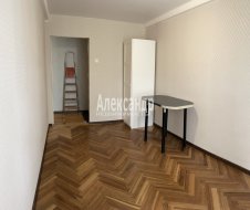 2-комнатная квартира (46м2) на продажу по адресу Ветеранов просп., 151— фото 7 из 13