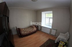 2-комнатная квартира (41м2) на продажу по адресу Социалистическая ул., 24— фото 2 из 12