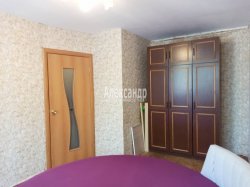 2-комнатная квартира (42м2) на продажу по адресу Глебычево пос., Офицерская ул., 8— фото 8 из 18