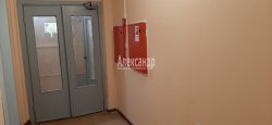 1-комнатная квартира (33м2) на продажу по адресу Композиторов ул., 11— фото 24 из 32