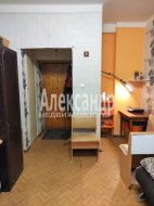 Комната в 14-комнатной квартире (326м2) на продажу по адресу Выборг г., Некрасова ул., 31— фото 5 из 9