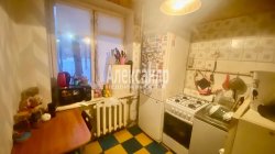 2-комнатная квартира (43м2) на продажу по адресу Пушкин г., Железнодорожная ул., 64— фото 4 из 8