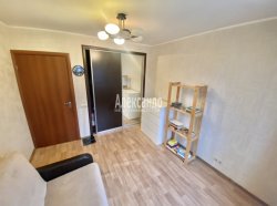 2-комнатная квартира (45м2) на продажу по адресу Дыбенко ул., 27— фото 13 из 20