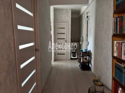 2-комнатная квартира (50м2) на продажу по адресу Коммуны ул., 32— фото 3 из 11