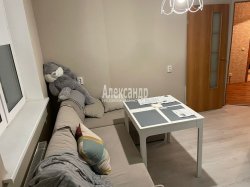 1-комнатная квартира (36м2) на продажу по адресу Юнтоловский просп., 49— фото 3 из 12