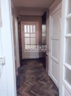 3-комнатная квартира (80м2) на продажу по адресу Свеаборгская ул., 21— фото 3 из 11