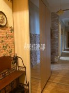 3-комнатная квартира (70м2) на продажу по адресу Александра Матросова ул., 14— фото 3 из 23