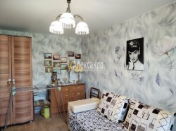 3-комнатная квартира (42м2) на продажу по адресу Ветеранов просп., 4— фото 8 из 23