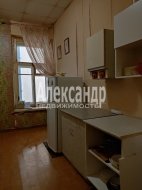 Комната в 4-комнатной квартире (105м2) на продажу по адресу 10-я Советская ул., 1-3— фото 13 из 23