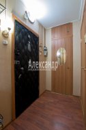 1-комнатная квартира (30м2) на продажу по адресу Большевиков просп., 63— фото 15 из 20