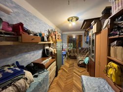 3-комнатная квартира (58м2) на продажу по адресу Ленсовета ул., 80— фото 2 из 12