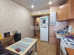 2-комнатная квартира (54м2) на продажу по адресу Софийская ул., 41— фото 3 из 20