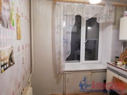3-комнатная квартира (60м2) на продажу по адресу Волхов г., Новгородская ул., 8— фото 9 из 17
