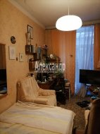 2-комнатная квартира (48м2) на продажу по адресу Новостроек ул., 15— фото 4 из 14