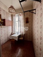 2 комнаты в 8-комнатной квартире (302м2) на продажу по адресу Михайлова ул., 1— фото 5 из 11