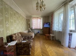1-комнатная квартира (31м2) на продажу по адресу Пушкин г., Саперная ул., 10б— фото 2 из 19