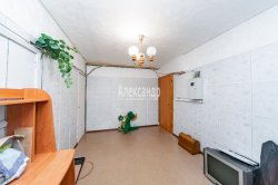 2 комнаты в 8-комнатной квартире (194м2) на продажу по адресу Партизана Германа ул., 37— фото 18 из 28