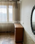 4-комнатная квартира (74м2) на продажу по адресу Северный пр., 12— фото 8 из 18