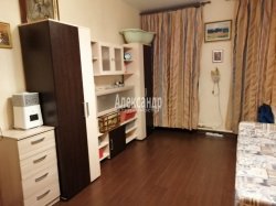 2-комнатная квартира (64м2) на продажу по адресу 10-я линия В.О., 43— фото 11 из 19