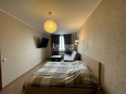 1-комнатная квартира (37м2) на продажу по адресу Мурино г., Авиаторов Балтики просп., 17— фото 3 из 12