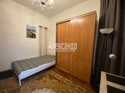 Комната в 4-комнатной квартире (130м2) на продажу по адресу Лиговский пр., 65— фото 3 из 10
