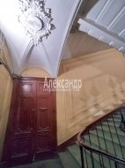 Комната в 6-комнатной квартире (180м2) на продажу по адресу Марата ул., 76— фото 14 из 16