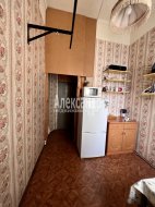 2 комнаты в 8-комнатной квартире (302м2) на продажу по адресу Михайлова ул., 1— фото 7 из 11
