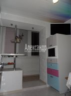 3-комнатная квартира (70м2) на продажу по адресу Дыбенко ул., 13— фото 13 из 26