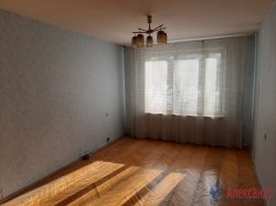2-комнатная квартира (44м2) на продажу по адресу Пришвина ул., 13— фото 2 из 16