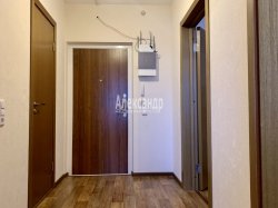 1-комнатная квартира (40м2) на продажу по адресу Маршала Казакова ул., 82— фото 4 из 11
