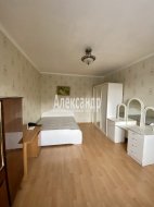 1-комнатная квартира (40м2) на продажу по адресу Юрия Гагарина просп., 75— фото 2 из 17