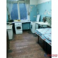 Комната в 11-комнатной квартире (220м2) на продажу по адресу Каменногорск г., Гранитная ул., 1— фото 4 из 8