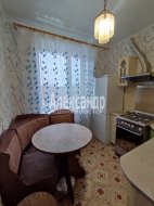 2-комнатная квартира (43м2) на продажу по адресу Кириши г., Советская ул., 12— фото 2 из 9