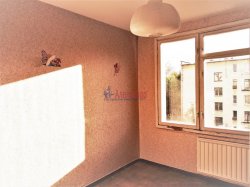 4-комнатная квартира (49м2) на продажу по адресу Новаторов бул., 56— фото 2 из 13