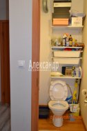 2-комнатная квартира (53м2) на продажу по адресу Юнтоловский просп., 55— фото 11 из 18