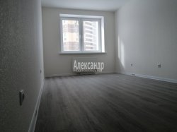 1-комнатная квартира (32м2) на продажу по адресу Русановская ул., 18— фото 2 из 18