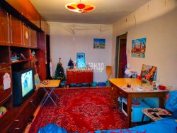 2 комнаты в 3-комнатной квартире (64м2) на продажу по адресу Новаторов бул., 84— фото 2 из 16