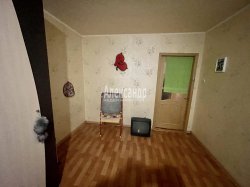 2-комнатная квартира (47м2) на продажу по адресу Гатчина г., Урицкого ул., 35— фото 3 из 17