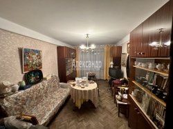 2-комнатная квартира (50м2) на продажу по адресу Металлистов просп., 82— фото 2 из 10